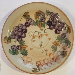 Alco Industries Vegetable Serving or Décor Plate in the "Grape Medley" Pattern
